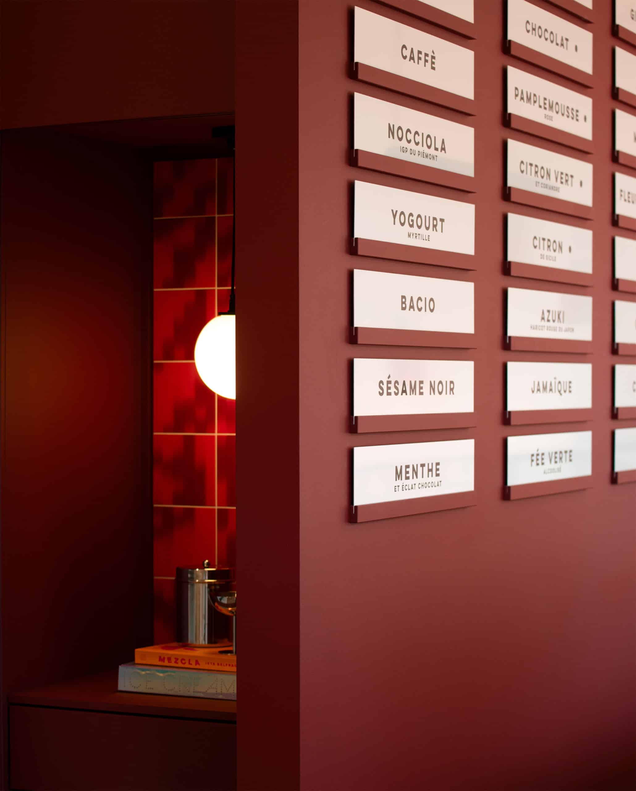 Un écrin coloré pour glaces artisanales - Gelateria - Atelier Chèvre - Architecture d'intérieur.jpg